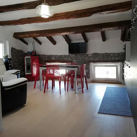 Loft In Piazza Con Soppalco דירה Cividale del Friuli