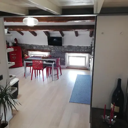 Loft In Piazza Con Soppalco דירה
