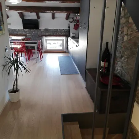 Loft In Piazza Con Soppalco