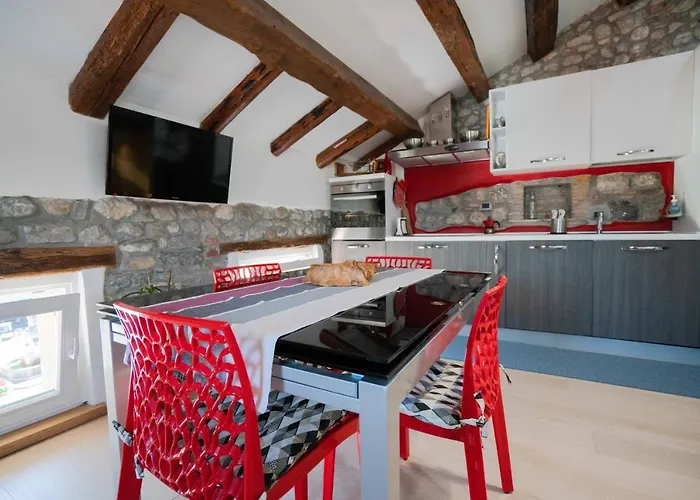 Loft In Piazza Con Soppalco