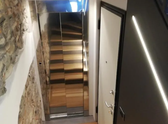 Loft In Piazza Con Soppalco