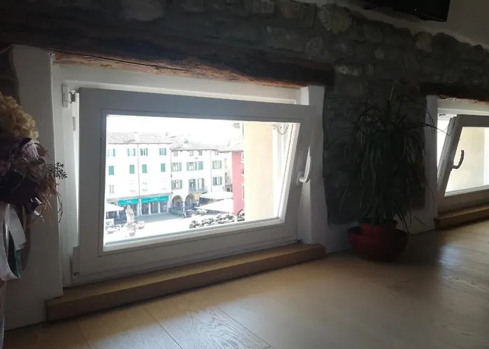 Loft In Piazza Con Soppalco Apartman